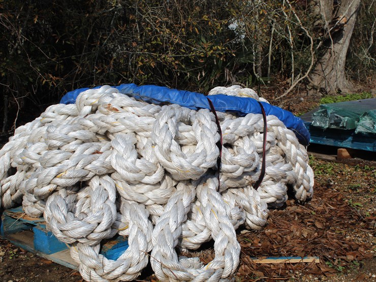 #5121-•-pallet-of-unused-boat-rope-with-loop-on-lens-image-5