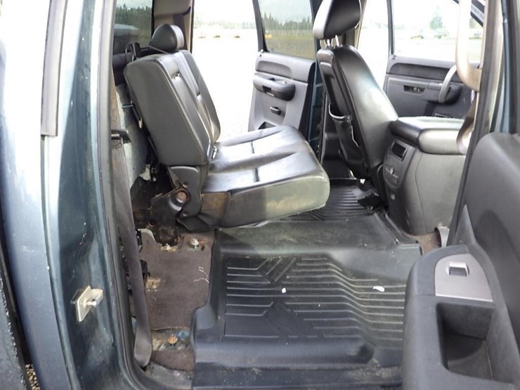 2011-chevrolet-2500-image-17