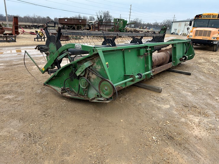 john-deere-220-image-5