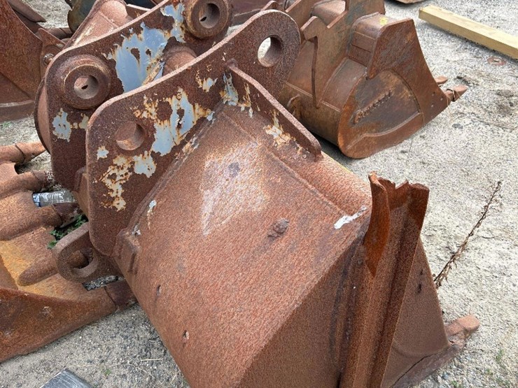 stricland-60in-hydraulic-excavator-bucket-image-2