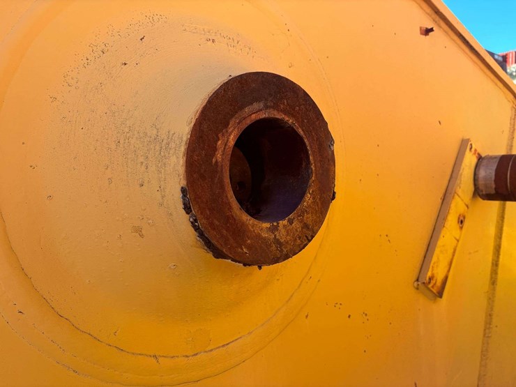 cat-375-excavator-boom-image-4