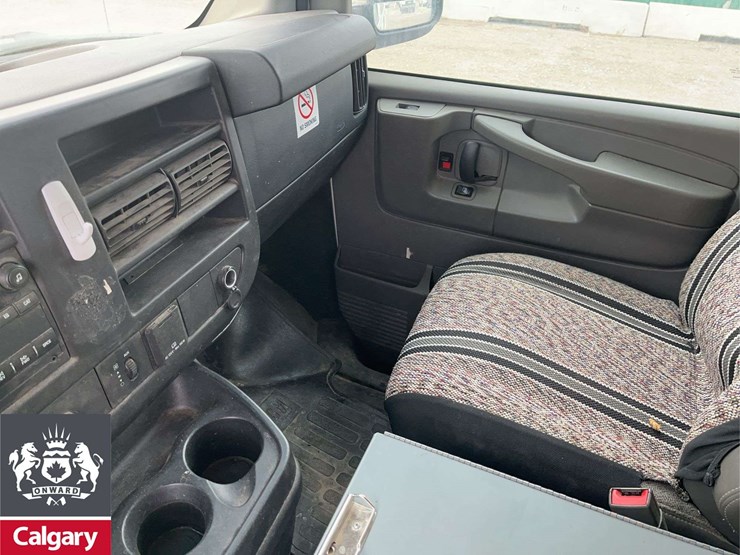 2015-gmc-3500-image-18