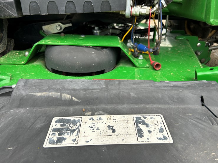 2020-john-deere-1025r-image-28