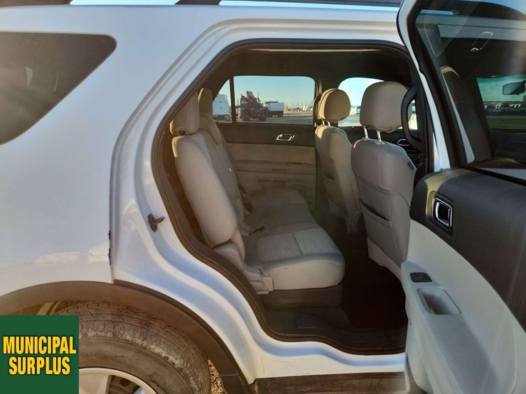 2013-ford-explorer-image-25