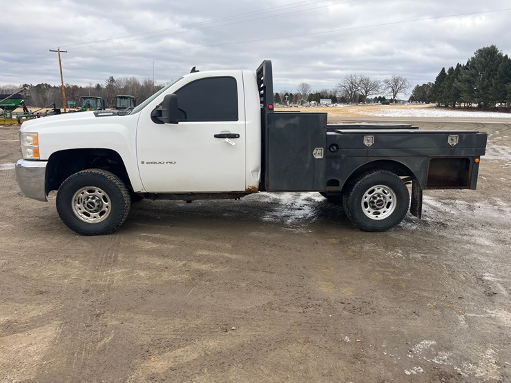 2007-chevrolet-2500-image-2