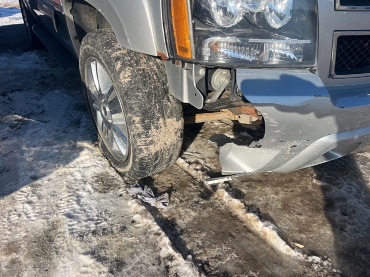 2013-chevrolet-suburban-image-7
