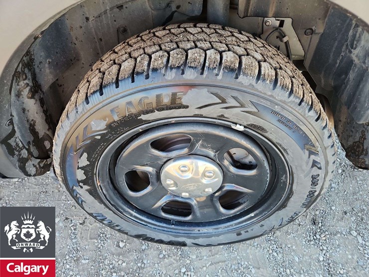 2019-ford-explorer-image-11