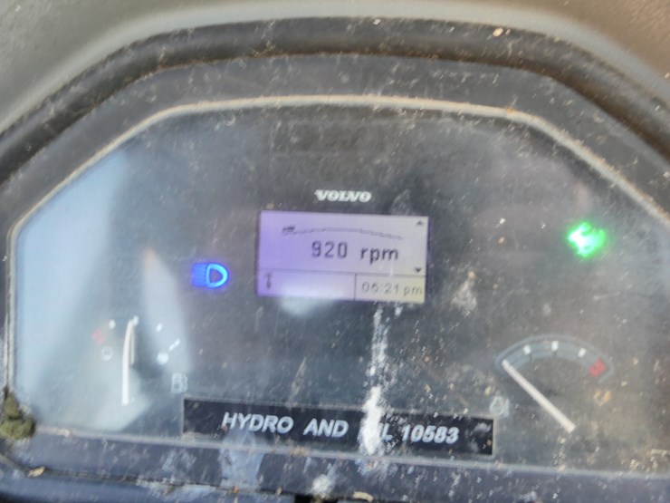 2015-volvo-l30gs-image-14