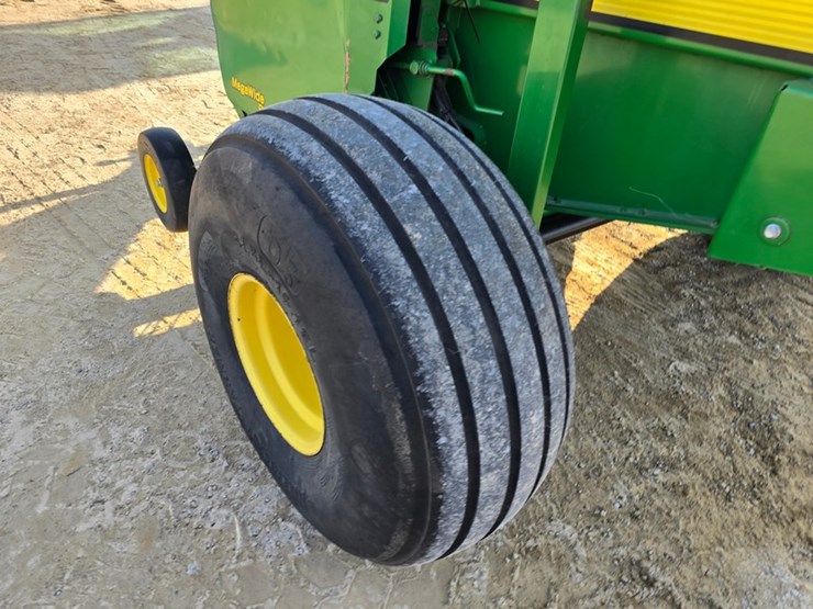 john-deere-568-image-21