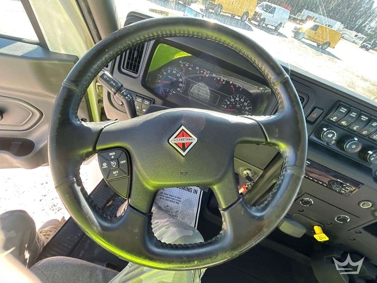 2020-international-mv607-image-13