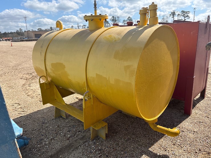 #1618-•-round-metal-tank-image-2