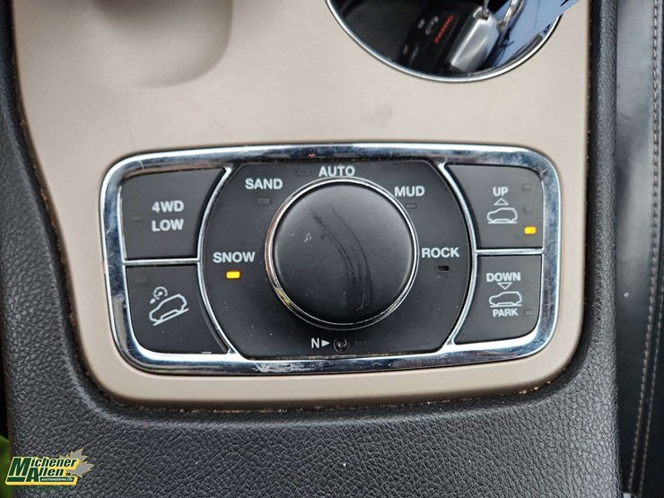 2014-jeep-grand-cherokee-image-19