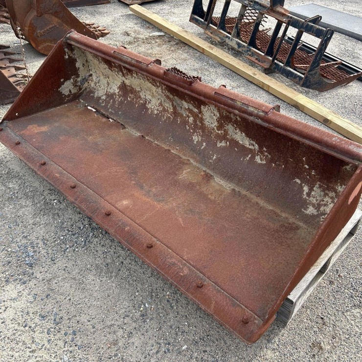 JOHN DEERE C84 84IN SKID STEER BUCKET