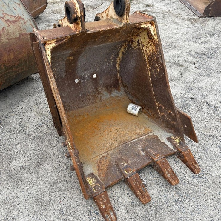 HYDRAULIC EXCAVATOR 36IN BUCKET