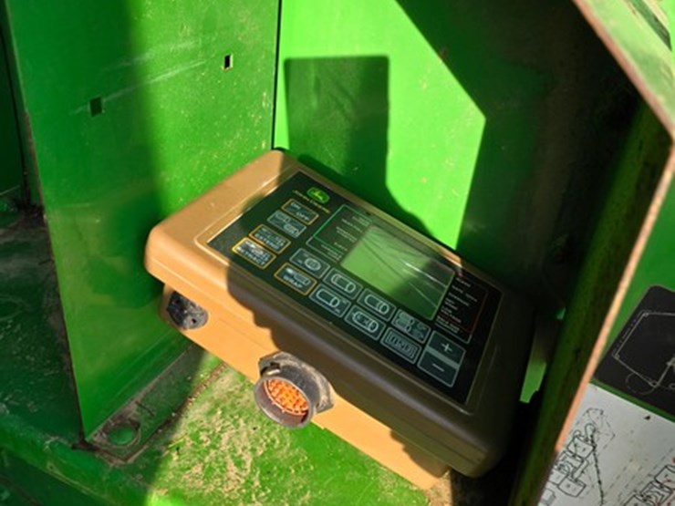 john-deere-568-image-18