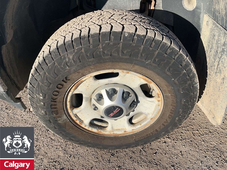 2013-gmc-sierra-2500hd-image-10