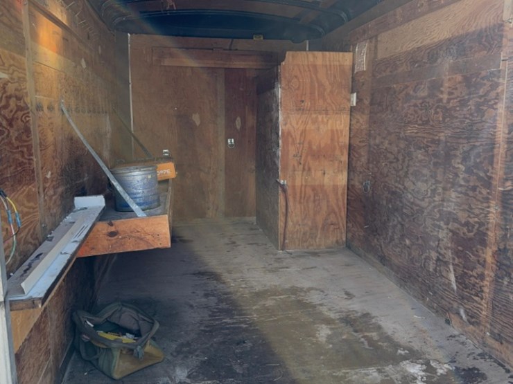 united-cargo-10'-trailer-sn#56jte1022ea134773,-tandem-axle,-ladder-hooks-on-side-image-16