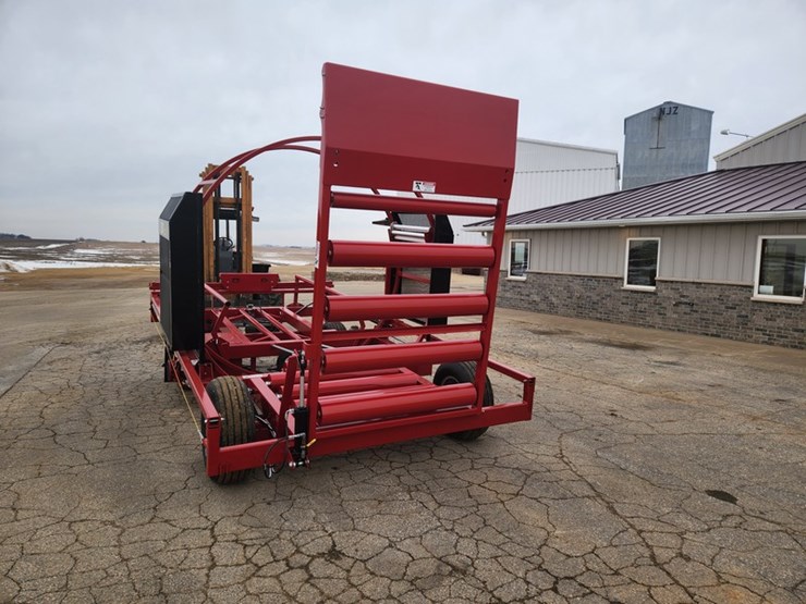 #4189-•-h&s-lw1100-bale-wrapper-image-3