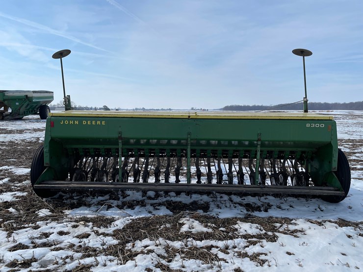 john-deere-8300-image-10