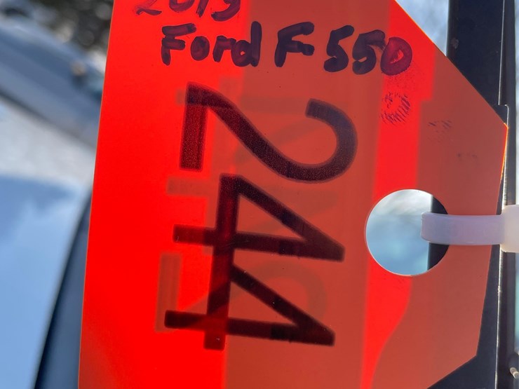 2013-ford-f550-image-2
