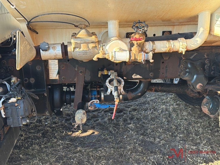 2017-freightliner-water-truck-image-11