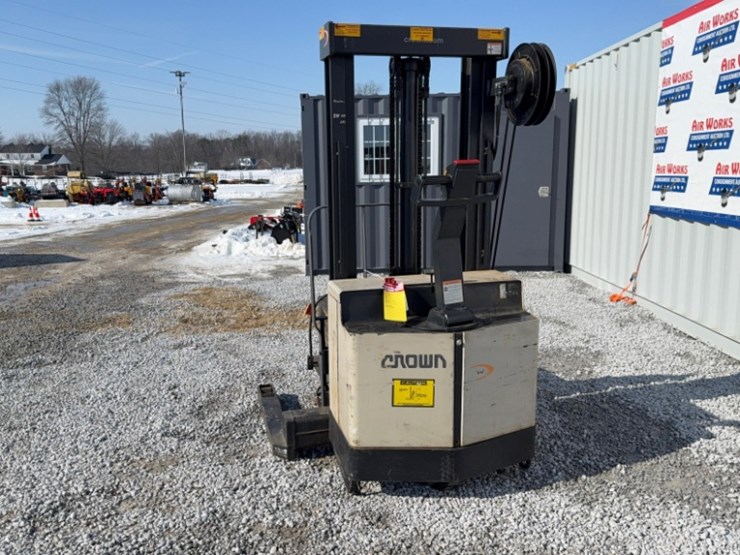 d-crown-e-walk-behind-fork-lift-model-e-sn#ga220787,-2-mast,-48"-forks,-incl.-work-hog-charger-image-3
