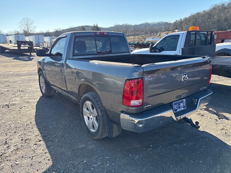 2011-dodge-ram-1500-image-2