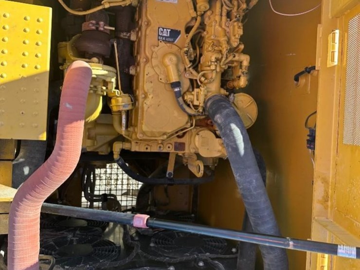 2019-caterpillar-320-image-18