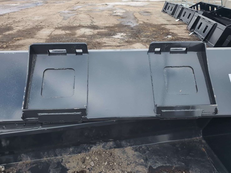 (1)-wolverine-84"-skid-steer-track-duty-bucket-tdb-11-84w-image-2