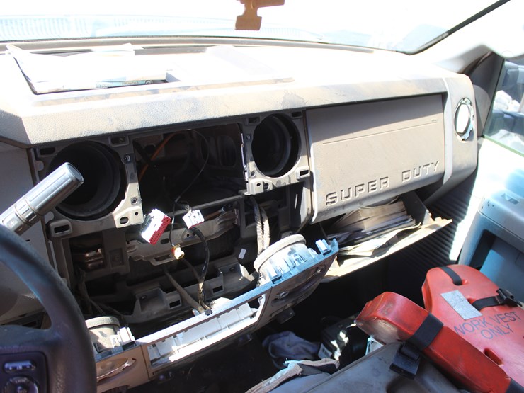 2016-ford-f550-image-15