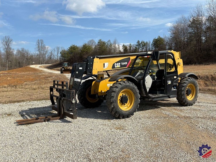 2019-caterpillar-tl642d-image-1