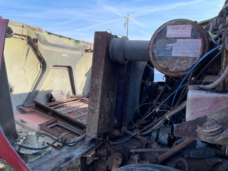 tag-#322,-1978-ih-grain-truck-image-29