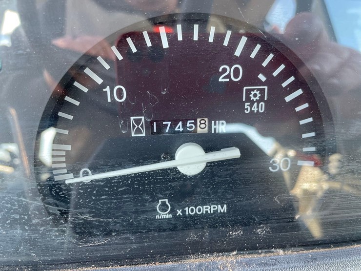 2003-kubota-m9000dtc-image-26