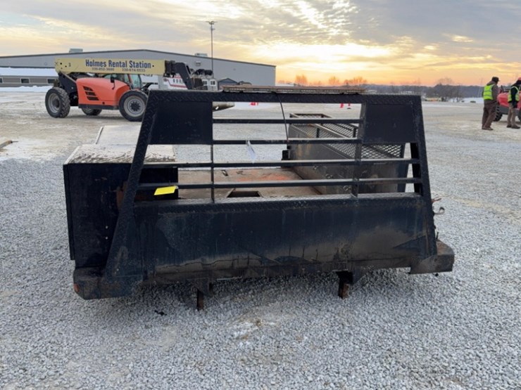 buyer's-products-bbe-black-8'-truck-bed-w/-tool-boxes,-safety-flasher-on-top-image-14