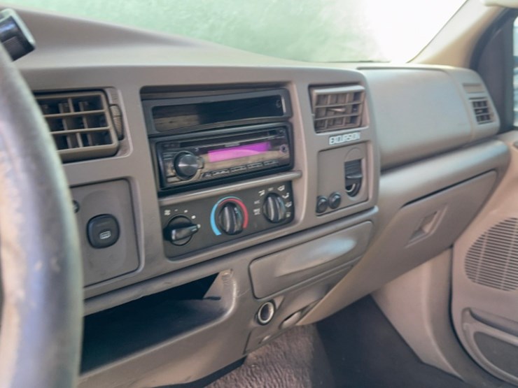 2001-ford-excursion-image-14