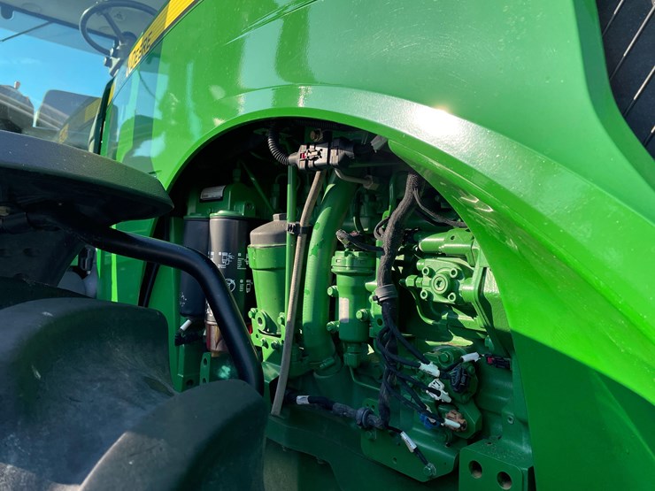 2012-john-deere-8235r-image-19