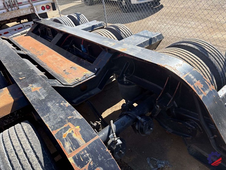 2023-fontaine-lowboy-image-48