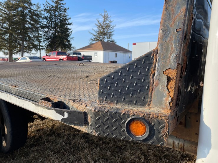 2013-ford-f550-image-15