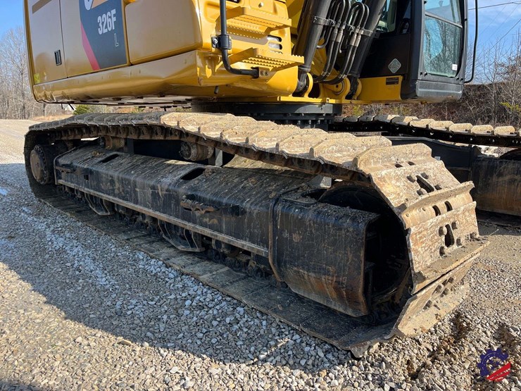 2018-caterpillar-326fl-image-12