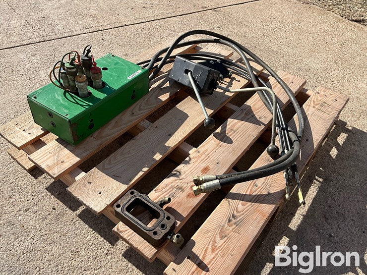 john-deere-hydraulic-loader-valve-&-joystick-control-w/-power-beyond-block-image-6