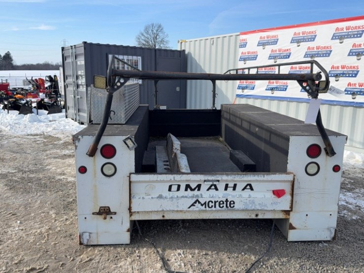 omaha-truck-bed-w/-ladder-rack-image-3
