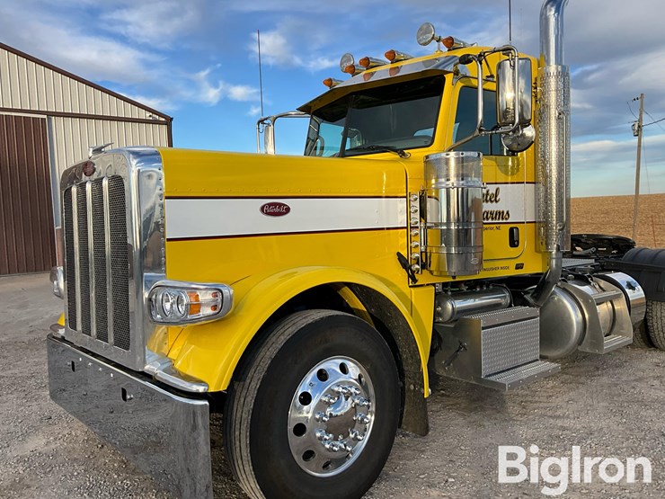 2024-peterbilt-389-image-9