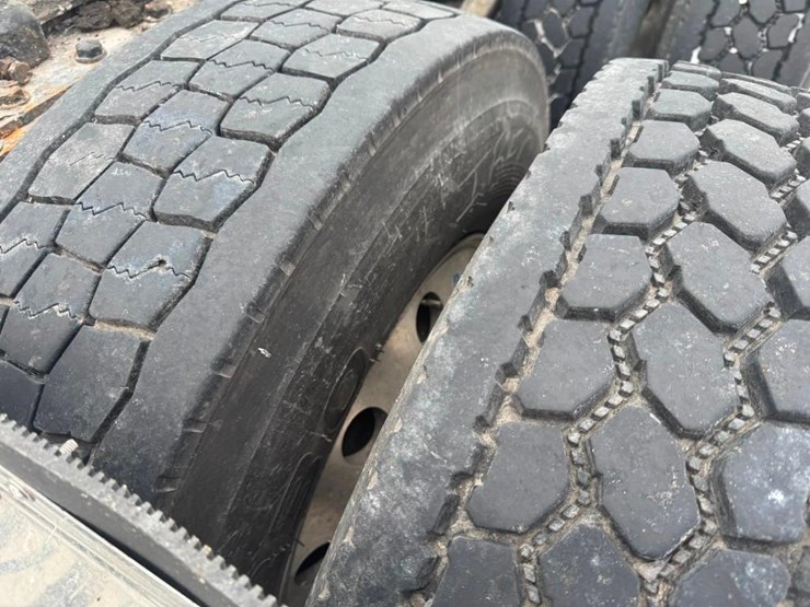 2017-peterbilt-567-image-20