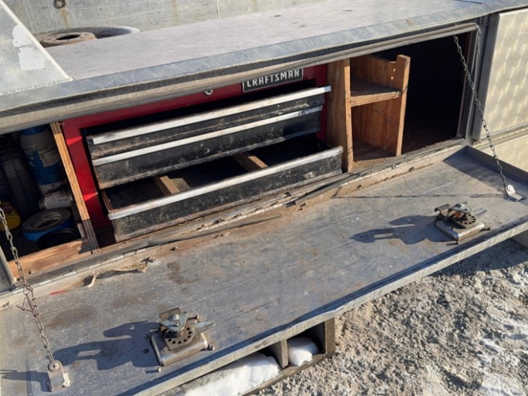 8'-8"-aluminum-truck-bed-with-ladder-rack,-spare-tire-image-15