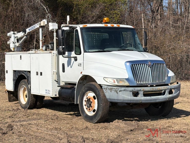 2003-international-durastar-4300-image-1