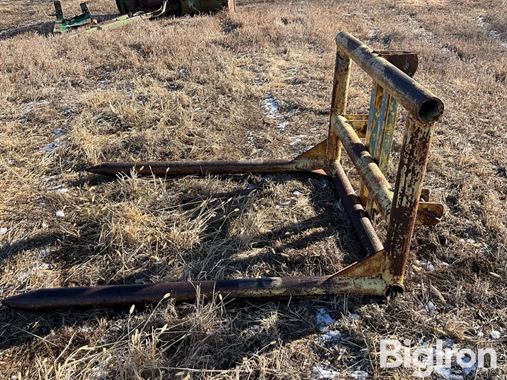 3-pt-heavy-duty-bale-carrier-image-4