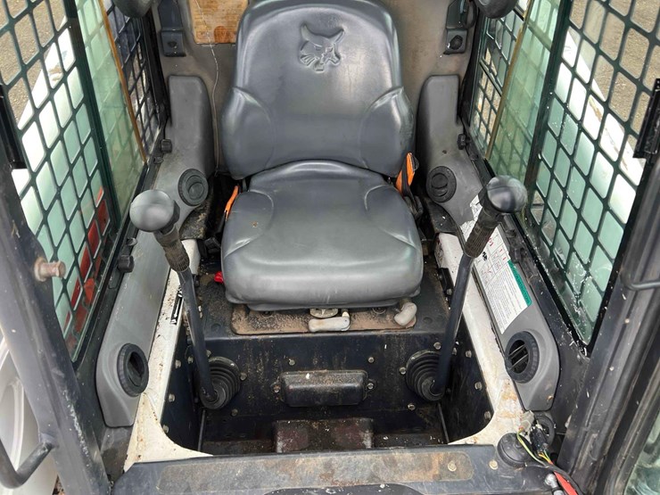 bobcat-s220-image-8