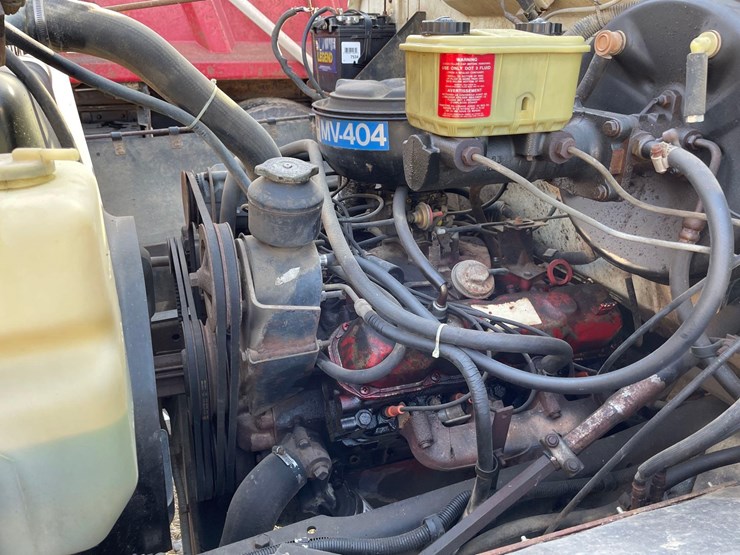 tag-#23,-1982-ih-1754-grain-truck-image-22