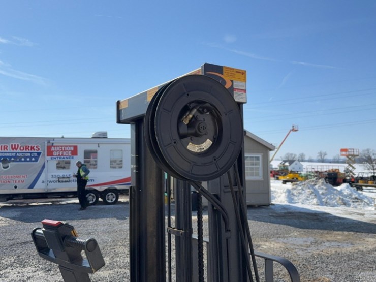 d-crown-e-walk-behind-fork-lift-model-e-sn#ga220787,-2-mast,-48"-forks,-incl.-work-hog-charger-image-8