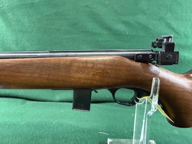 mossberg-mdl.144lsb-22lr-rifle-image-11